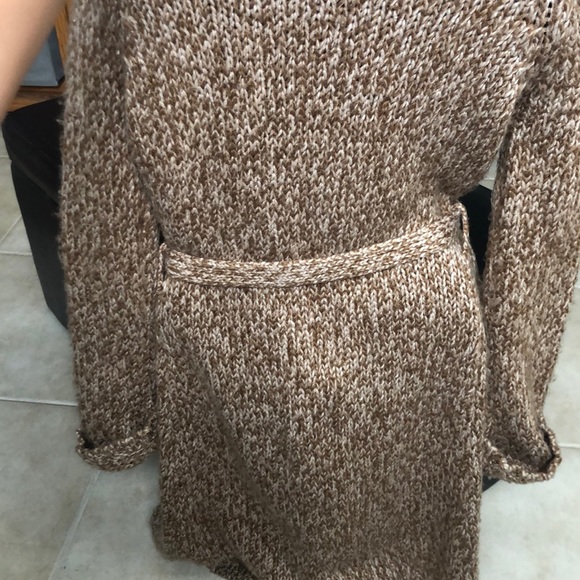 Warm long knitted sweater - Picture 3 of 3